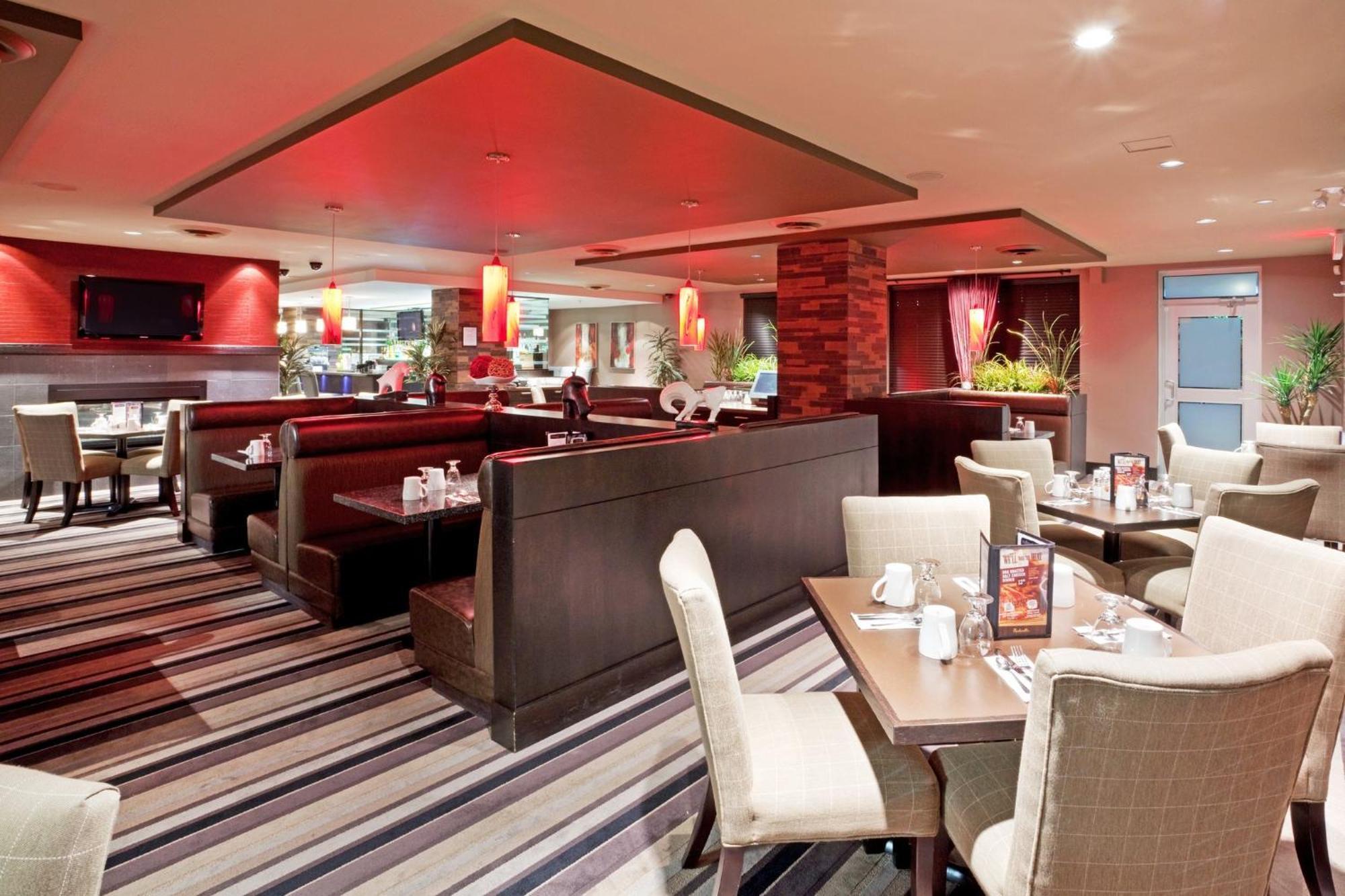 Holiday Inn Hotel & Suites Surrey East - Cloverdale By Ihg Екстериор снимка