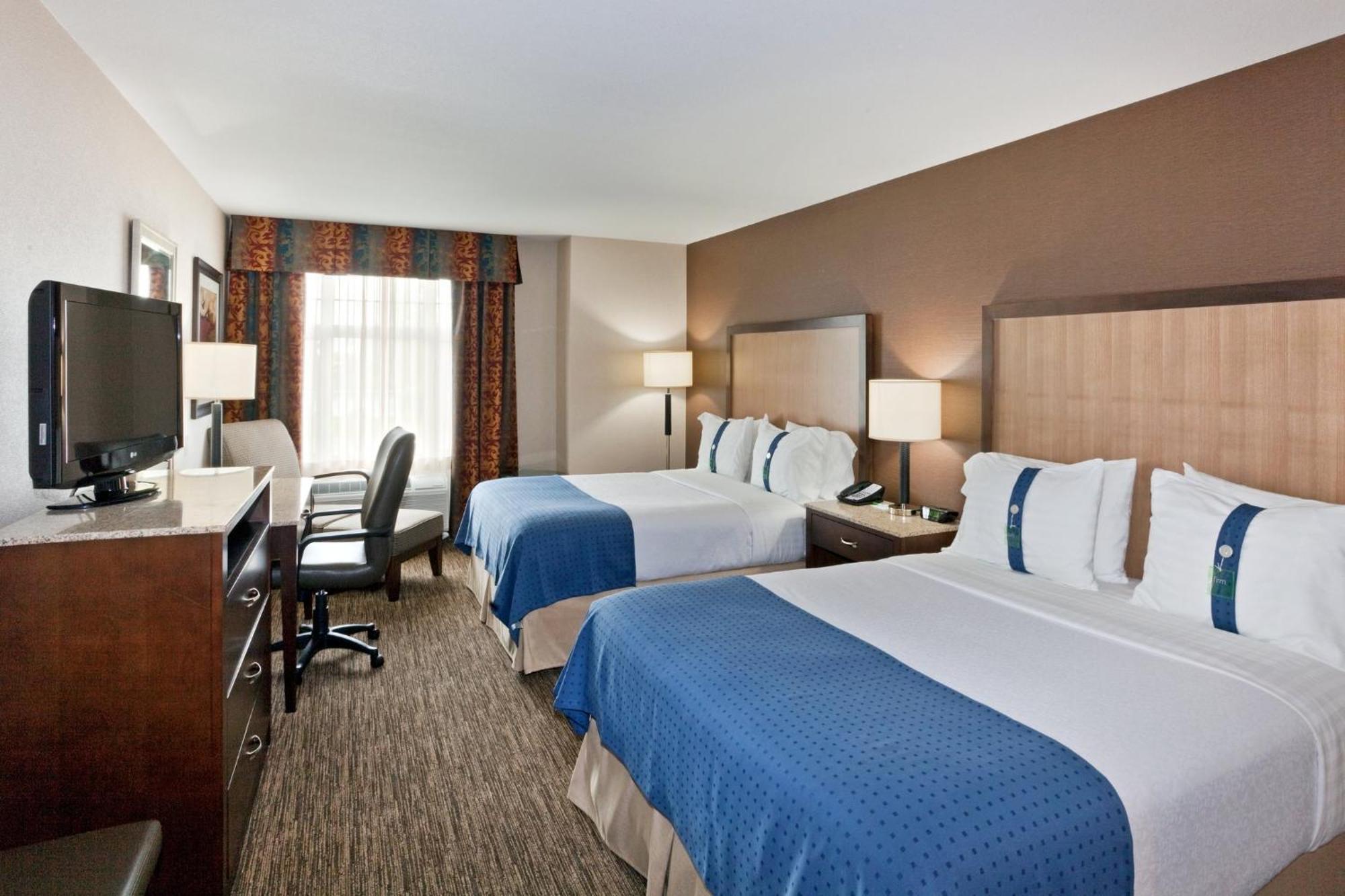 Holiday Inn Hotel & Suites Surrey East - Cloverdale By Ihg Екстериор снимка