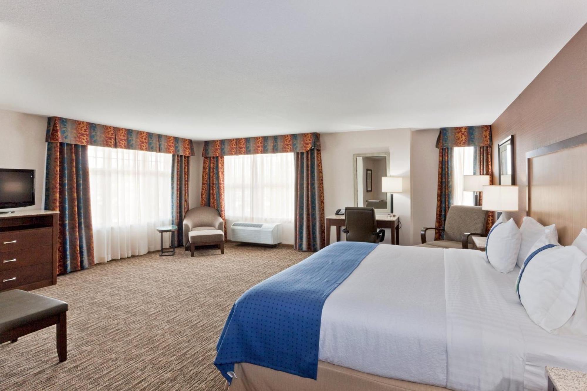 Holiday Inn Hotel & Suites Surrey East - Cloverdale By Ihg Екстериор снимка