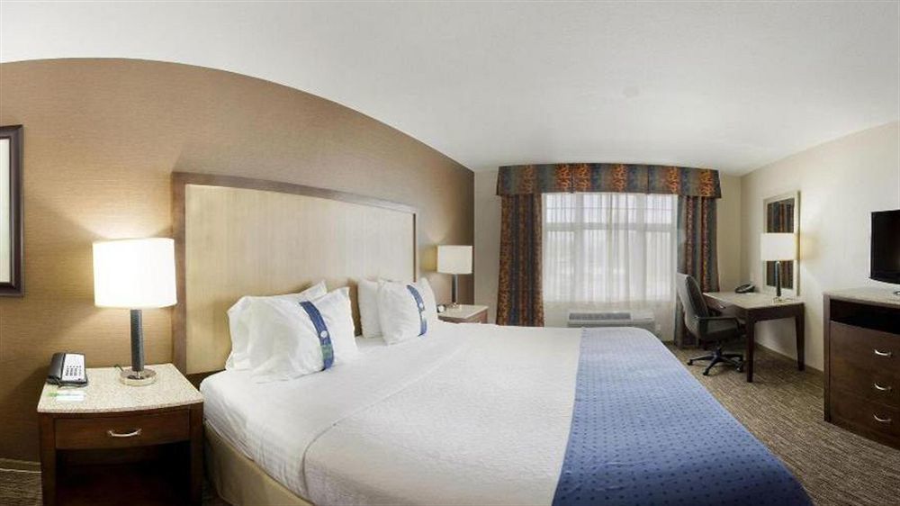 Holiday Inn Hotel & Suites Surrey East - Cloverdale By Ihg Екстериор снимка