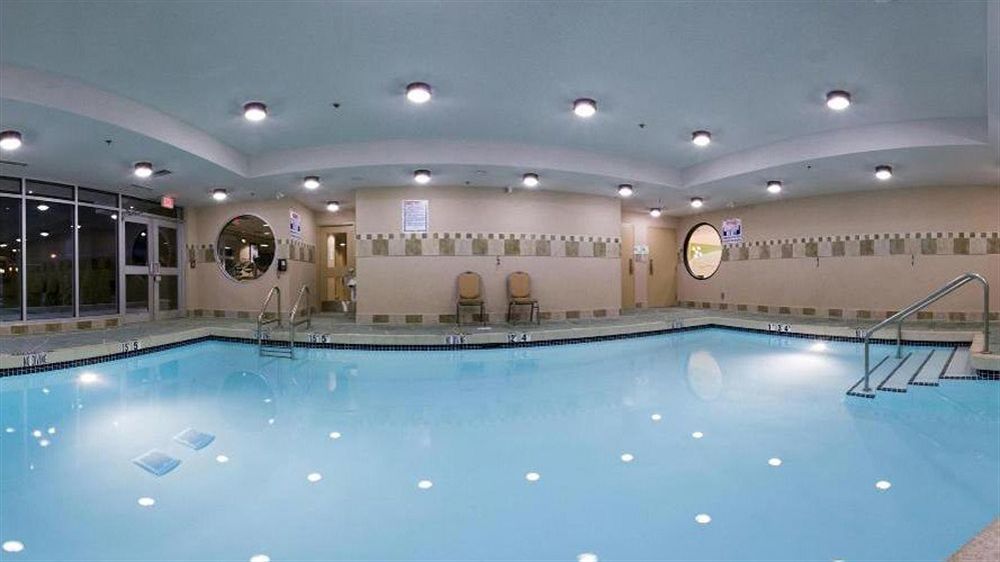 Holiday Inn Hotel & Suites Surrey East - Cloverdale By Ihg Екстериор снимка