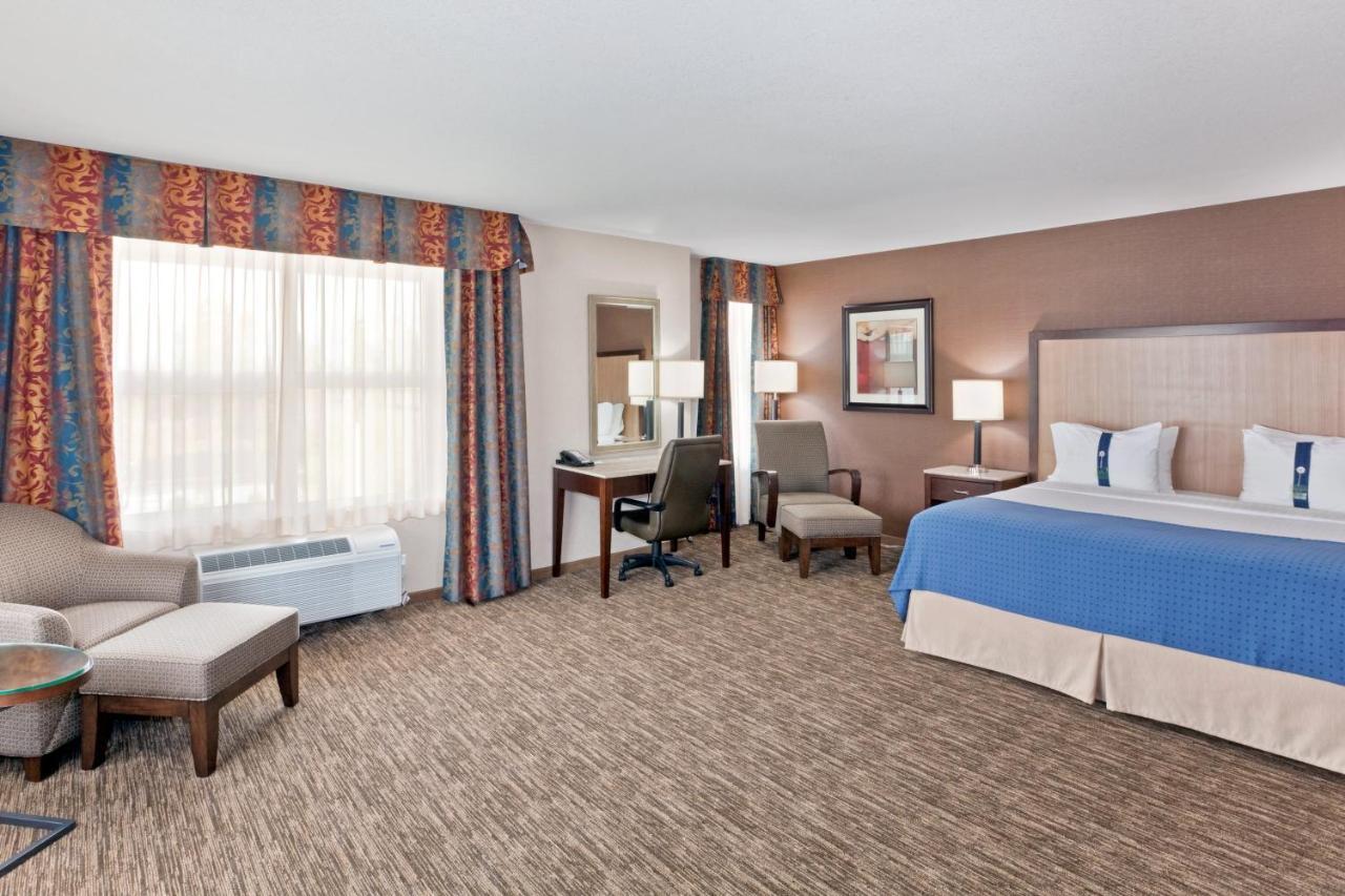 Holiday Inn Hotel & Suites Surrey East - Cloverdale By Ihg Екстериор снимка